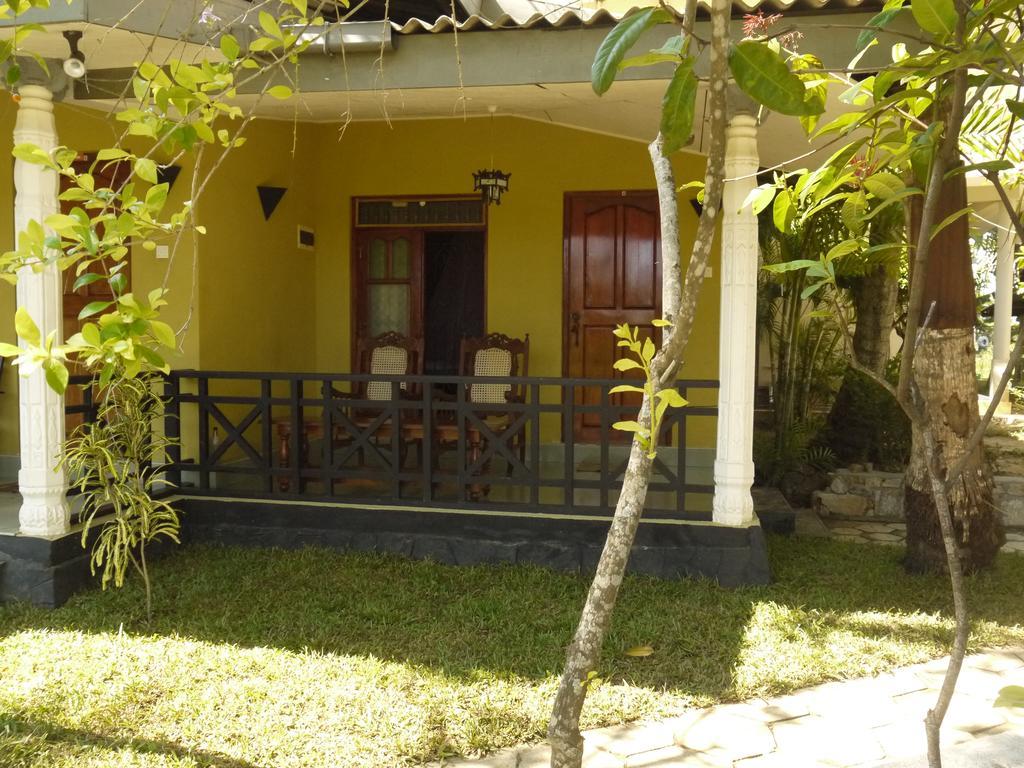 Traveller'S Home Hotel تيساماهاراما الغرفة الصورة