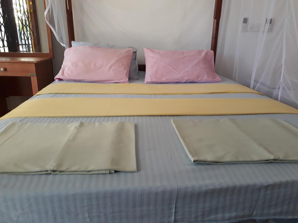 Traveller'S Home Hotel تيساماهاراما المظهر الخارجي الصورة